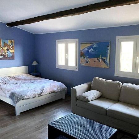 라콜레쉬르로 Agreable Chambre D'Hotes Avec Vue Sur Les Collines 아파트 외부 사진