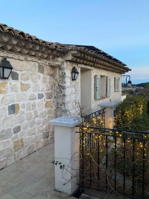 라콜레쉬르로 Agreable Chambre D'Hotes Avec Vue Sur Les Collines 아파트 외부 사진